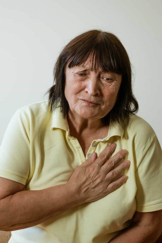 Lady showing cardiac arrest symptoms
